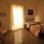 Casa Piazza Grande Pietraperzia
