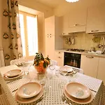 Casa Piazza Grande Feriehus Pietraperzia