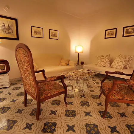 Casa Piazza Grande Holiday home Pietraperzia