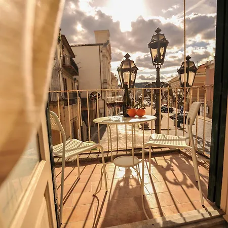 Casa Piazza Grande Pietraperzia